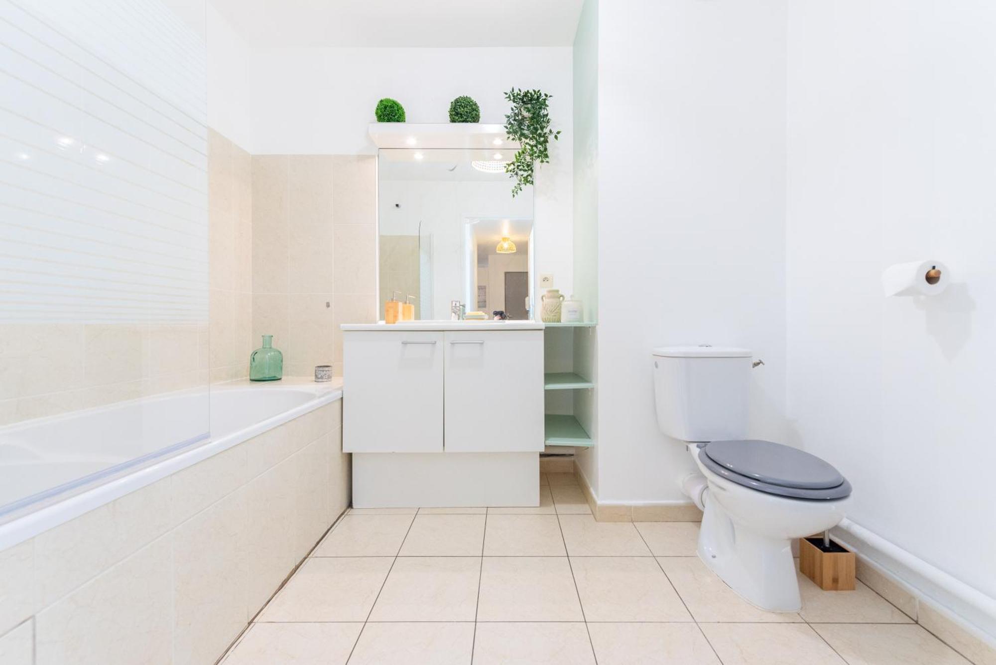 טולון Bao Location - Ideal Pro & Groupe - Calme - Lumineux - Wifi - Terrasse - Jardin - Plage A 2Km - Proche Centre Ville, Gare, Commerces - Parking Prive מראה חיצוני תמונה